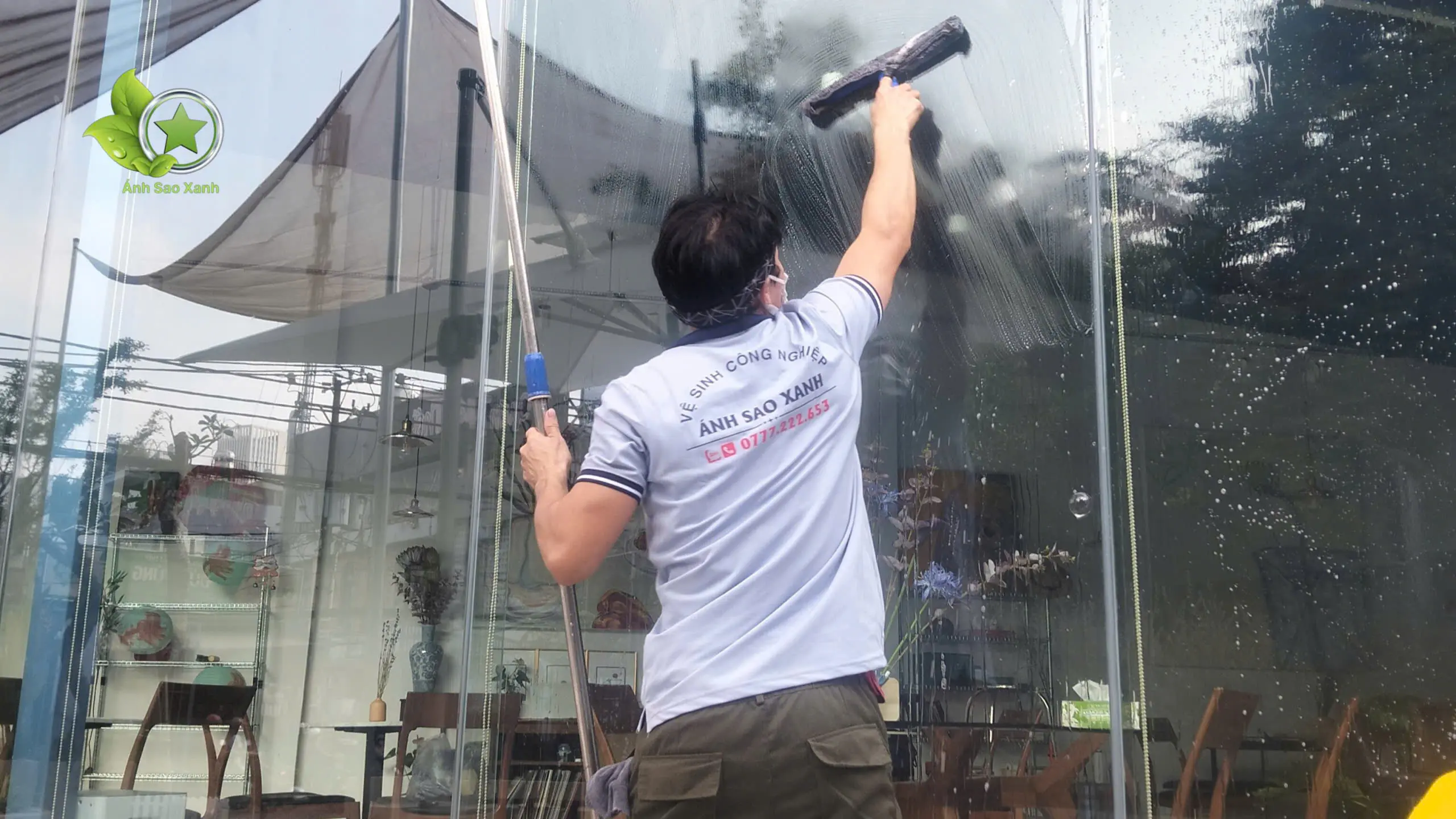 Dịch vụ lau kính tại Nghệ An triển khai tại TP Vinh và khu vực lân cận