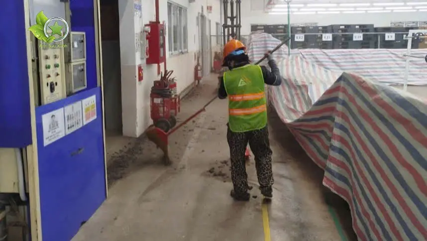 thu gom rác công nghiệp trong nhà xưởng