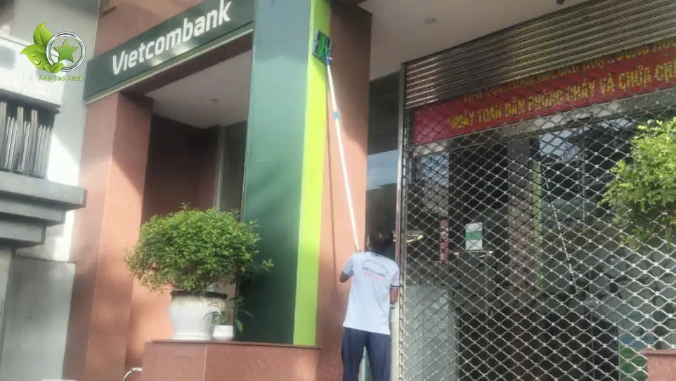 Quy trình dịch vụ vệ sinh bảng hiệu Nghệ An của Ánh Sao Xanh – khảo sát, làm sạch, kiểm tra hoàn thiện