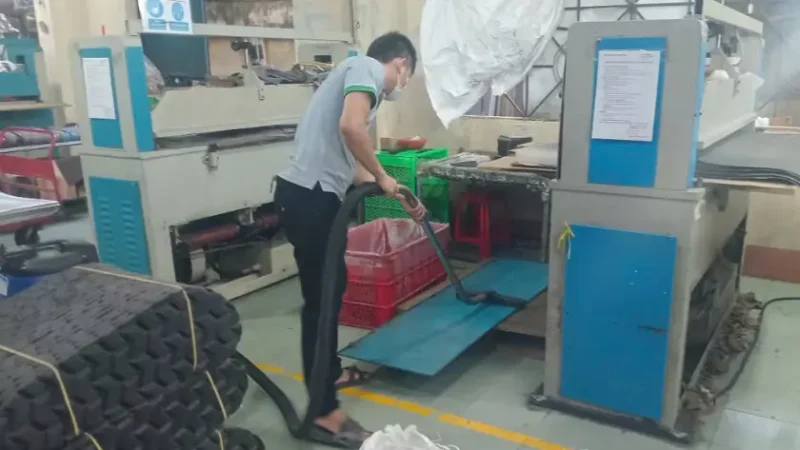 Vệ sinh công nghiệp phường Tân Tạo chuyên vệ sinh khu công nghiệp, nhà xưởng và sàn sản xuất sạch nhanh tại TPHCM.
