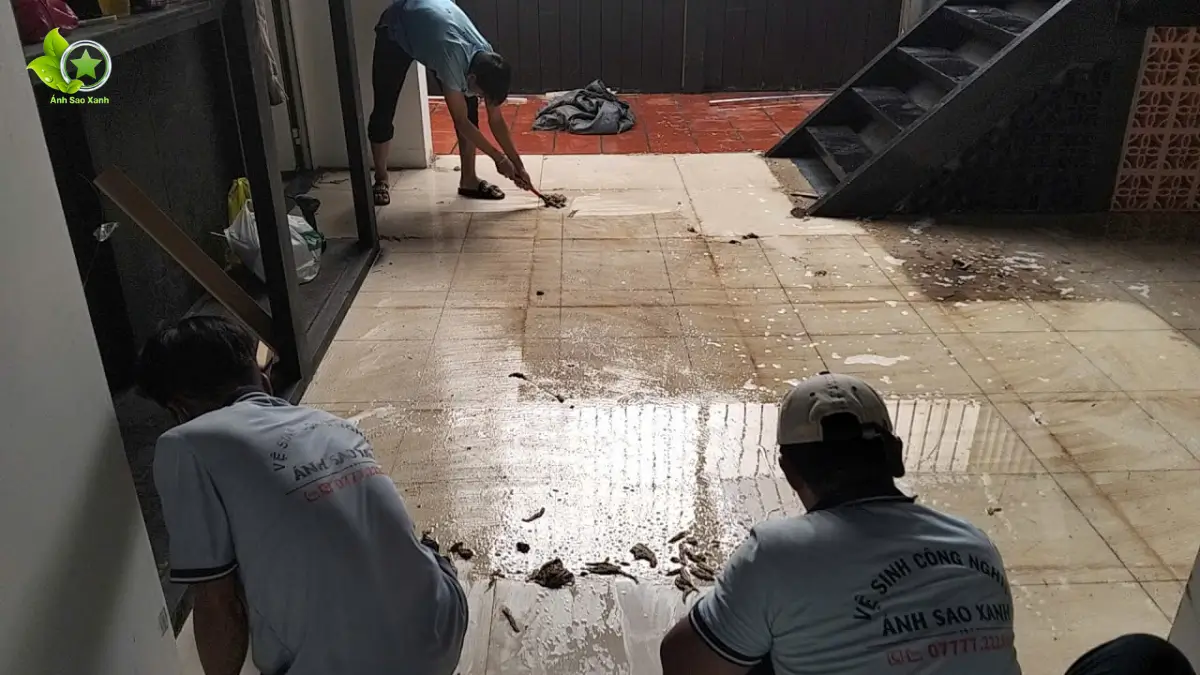 Dự án vệ sinh sàn dính keo tại Bình Trưng